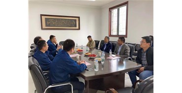 洛陽中重建筑安裝工程有限責(zé)任公司李總等領(lǐng)導(dǎo)一行蒞臨能建公司參觀交流。???????? 