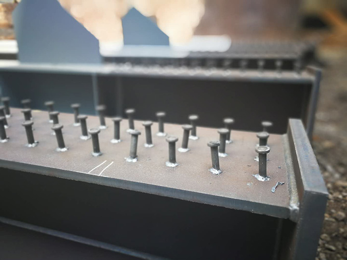 H型鋼梁、格構(gòu)柱