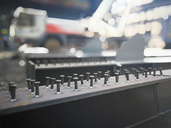 H型鋼梁、格構(gòu)柱