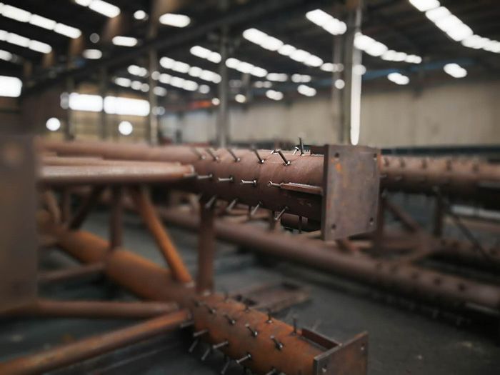 H型鋼梁、格構柱